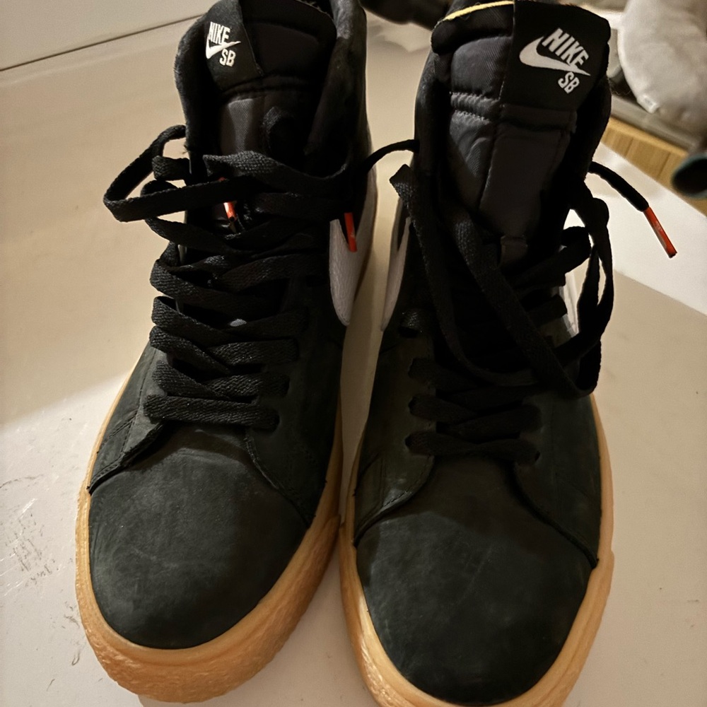 Men’s NIKE Hightops